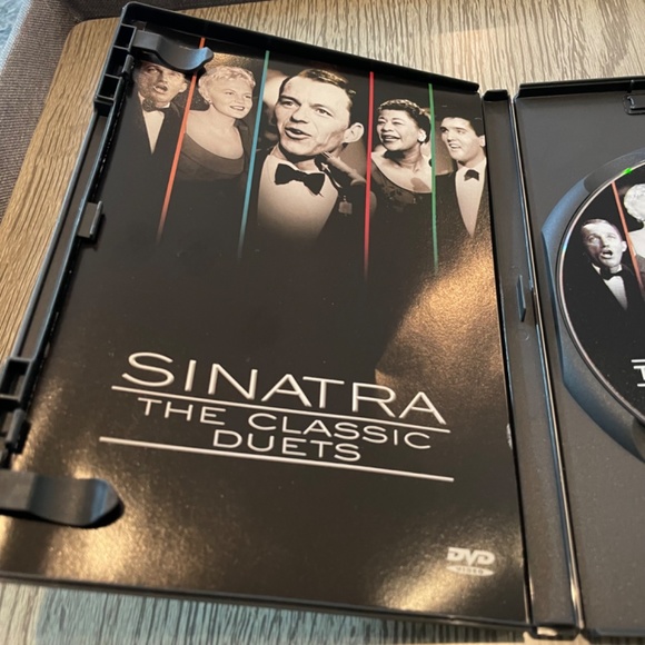 Sinatra - The Classic Duets DVD - Picture 2 of 6